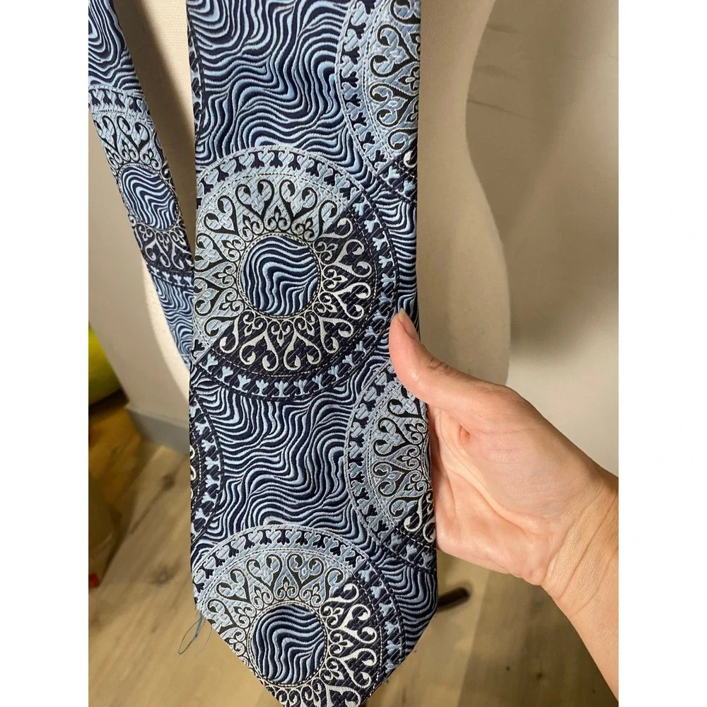 Vintage Damon May Co Men Blue Psychedelic Medallion Wide Necktie 60s 70s Retro